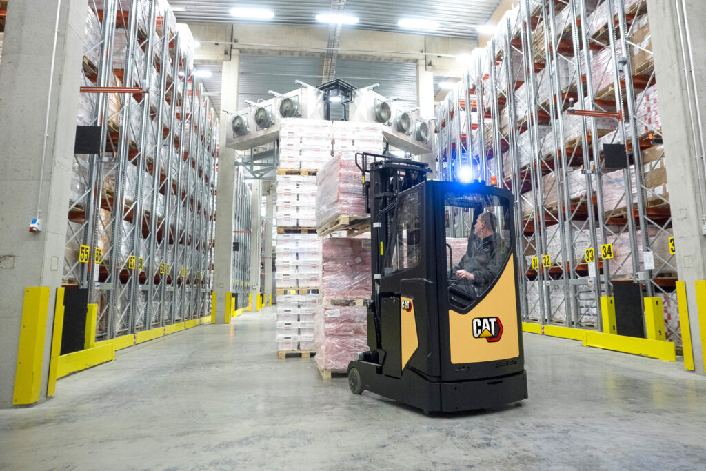 Cat Reach Trucks