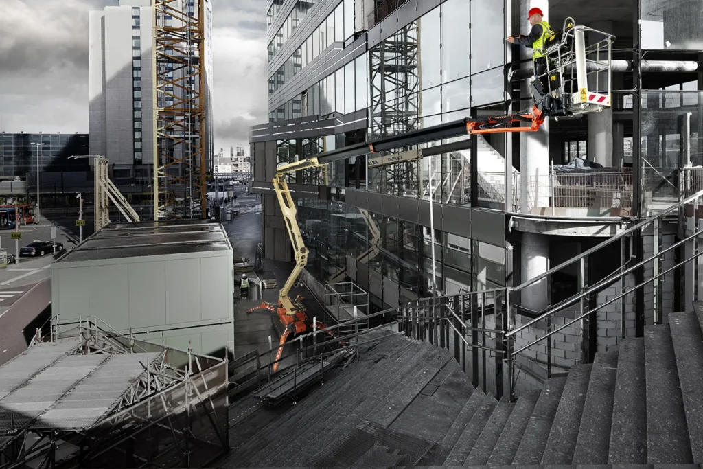 JLG Compact Crawler Boom Lifts