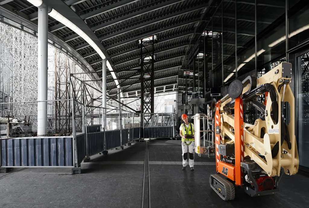 JLG Compact Crawler Boom Lifts