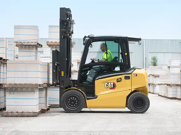 CAT Counterbalance forklifts